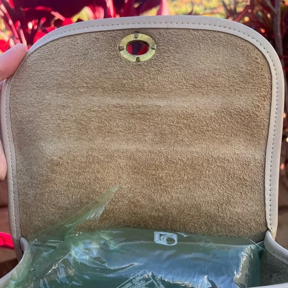 Vintage Coach NYC Collegiate Bag - Picture 16 of 16